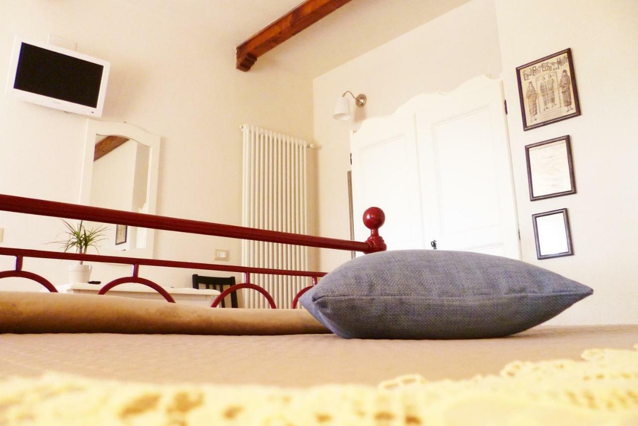 B&B Colle Di Terria Country House Contigliano ภายนอก รูปภาพ